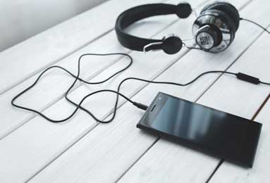 意甲媒体热议：马赛更衣室之战对米兰防守意义重大，拉比奥特来得太好了