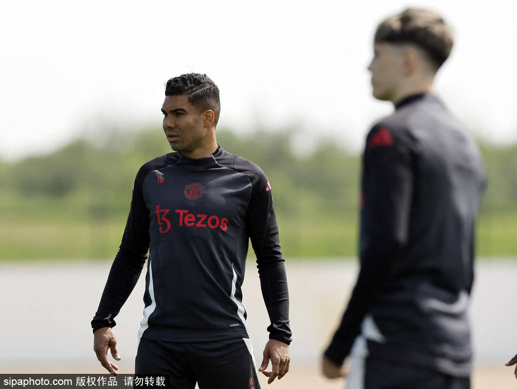 曼联“钞”能力再现？豪购姆贝乌莫库尼亚，专家：1.5亿镑随便花！